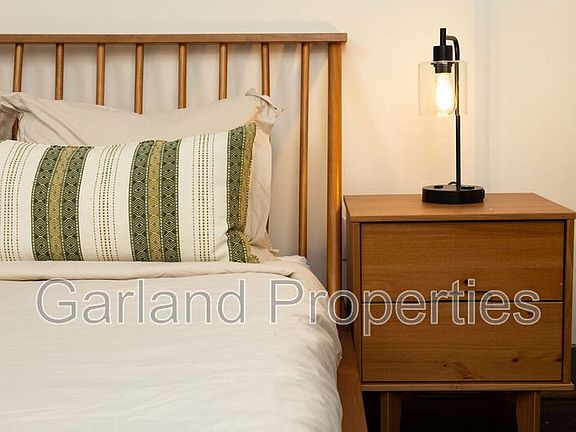 4th image of 829 Salem Ave SW #3