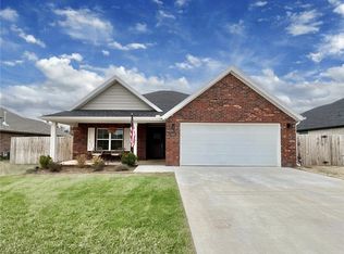 919 Hampton St, Springdale, AR 72762