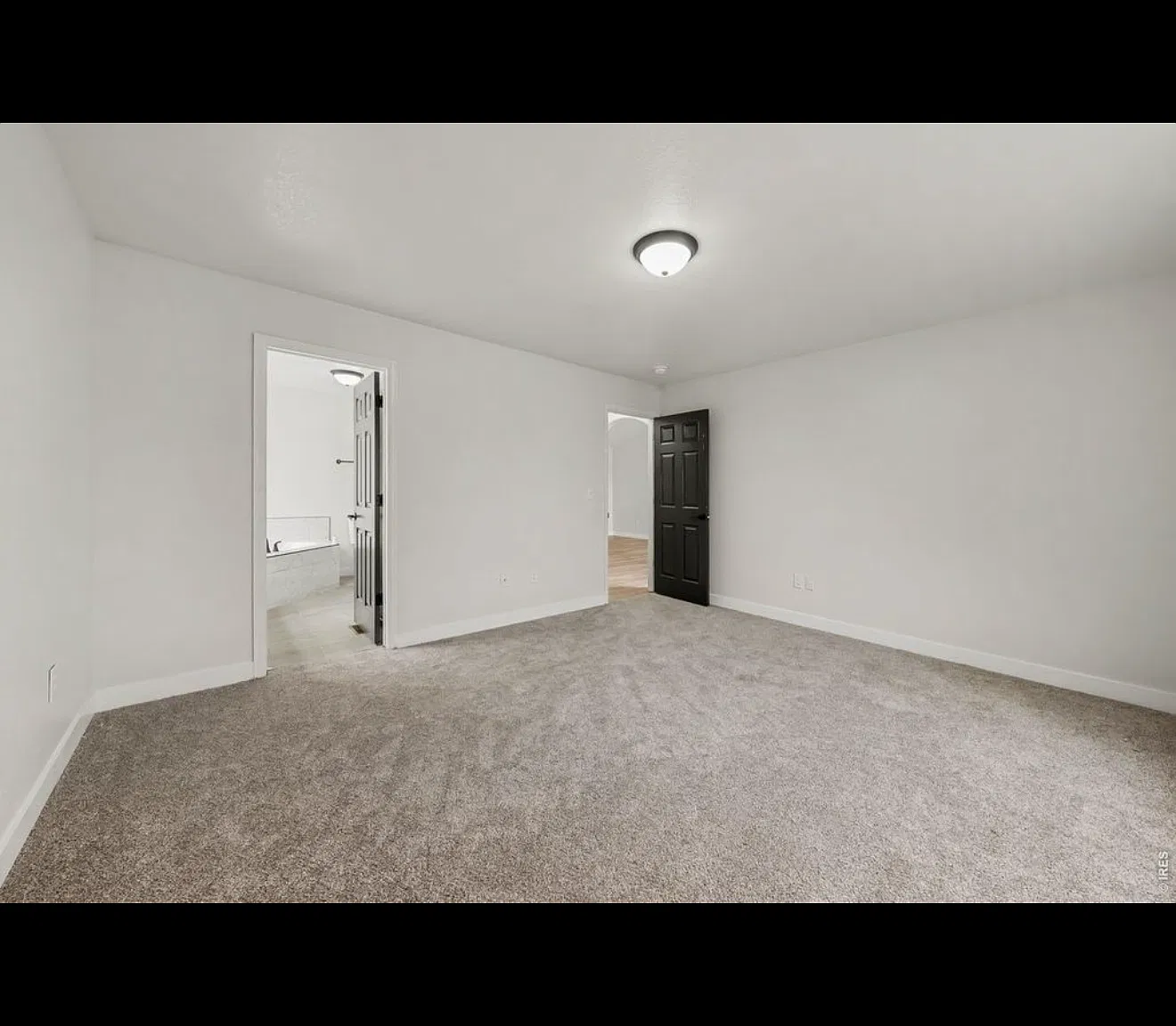 3 bed, 2806 sqft, $3,200 — Photo 4