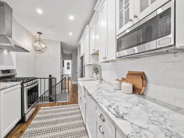 297 Pavonia Avenue image 8 of 30