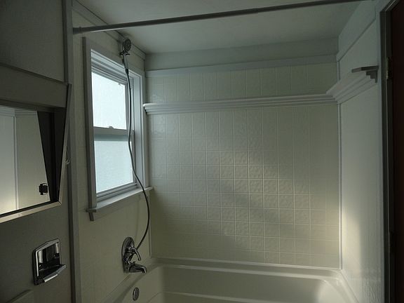 2nd floor Bath