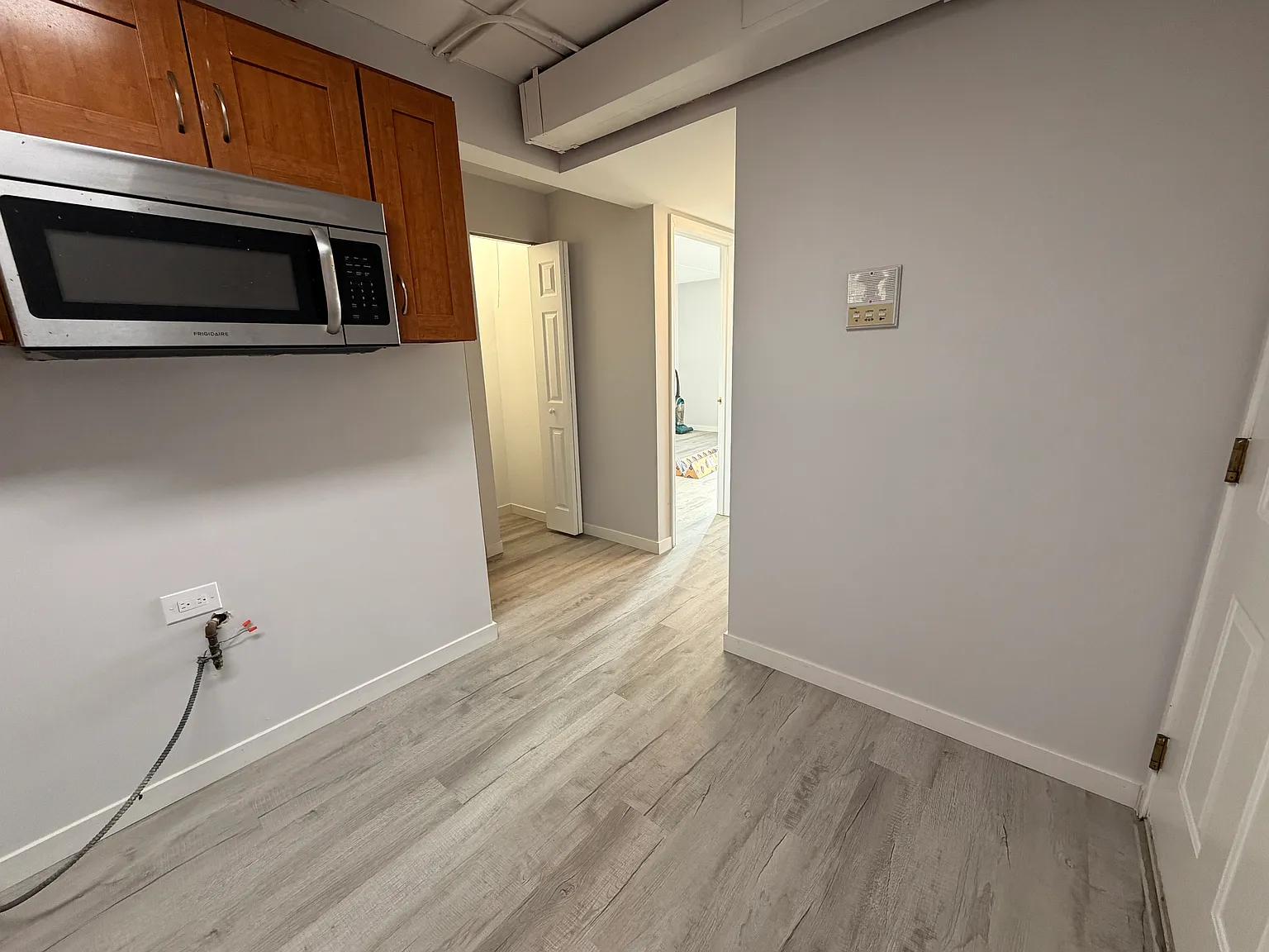 2 bed, 900 sqft, $1,800 — Photo 3
