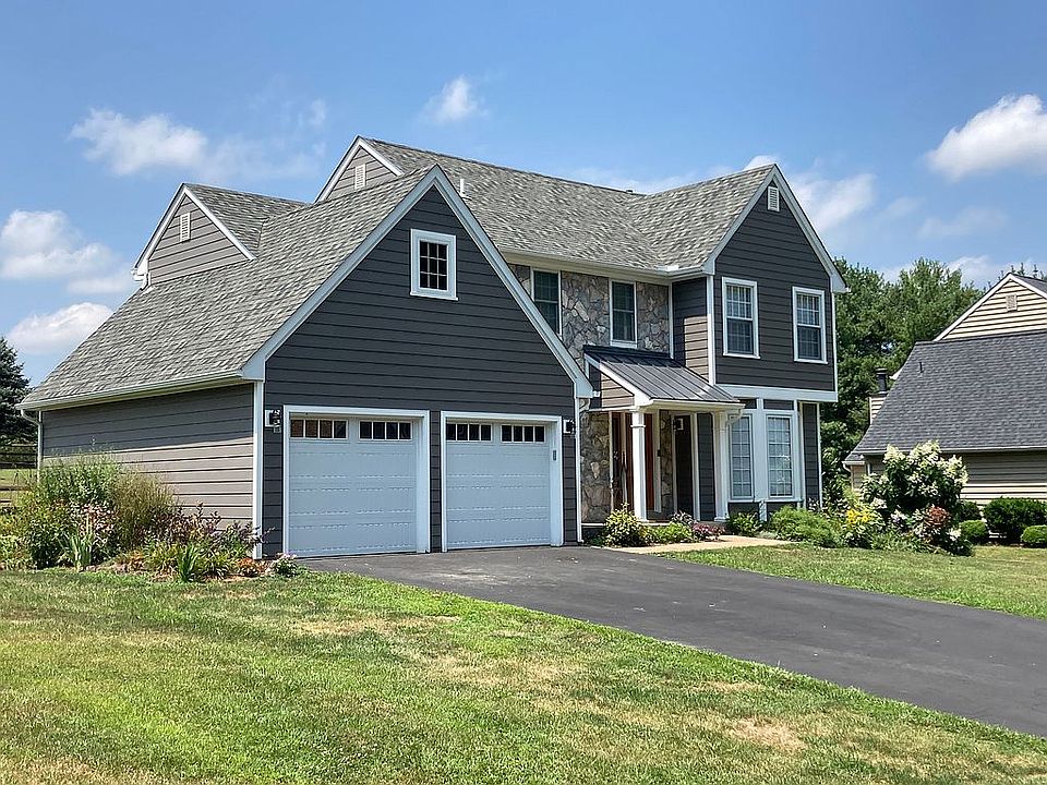 1st image of 30 Canterbury Dr