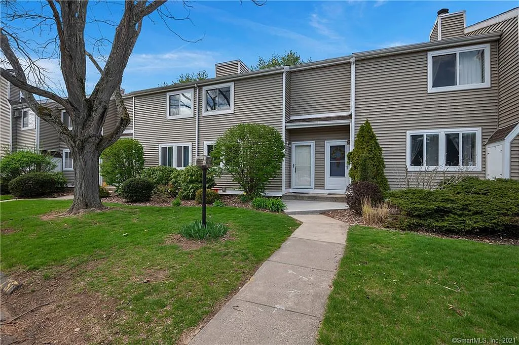 2 bed, 1.5 bath, 1063 sqft, $1,950 — Photo 1