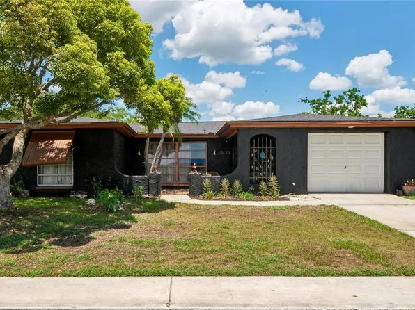 10120 Glen Moor Ln, Port Richey, FL 34668
