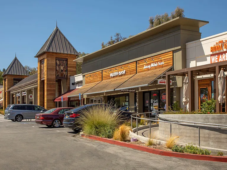 There's a huge variety of dining and shopping along Lindero Canyon Road.