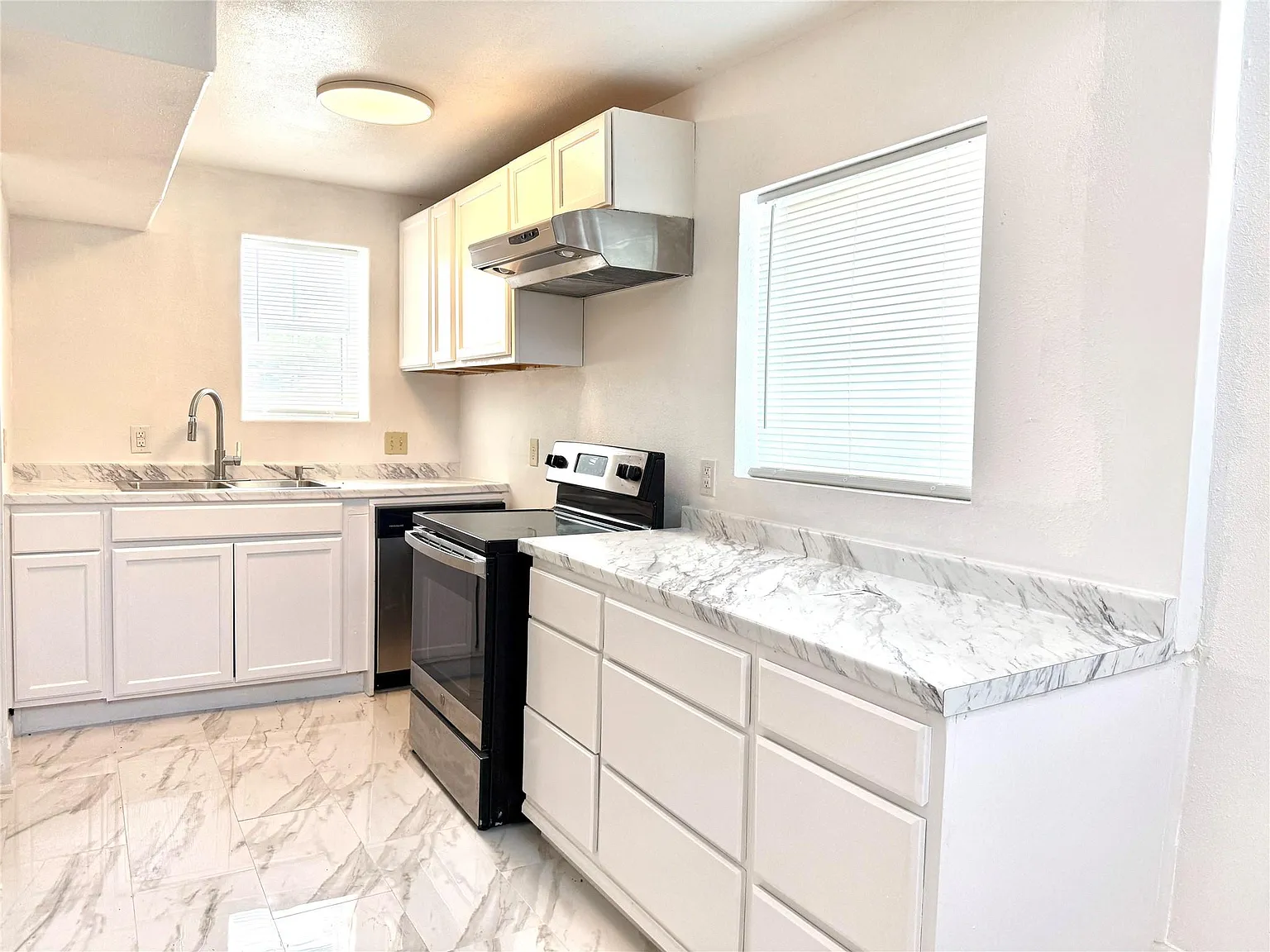 3 bed, 2.5 bath, 1600 sqft, $1,850 — Photo 4