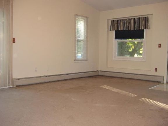 3rd image of 123 Tallow Wood Dr