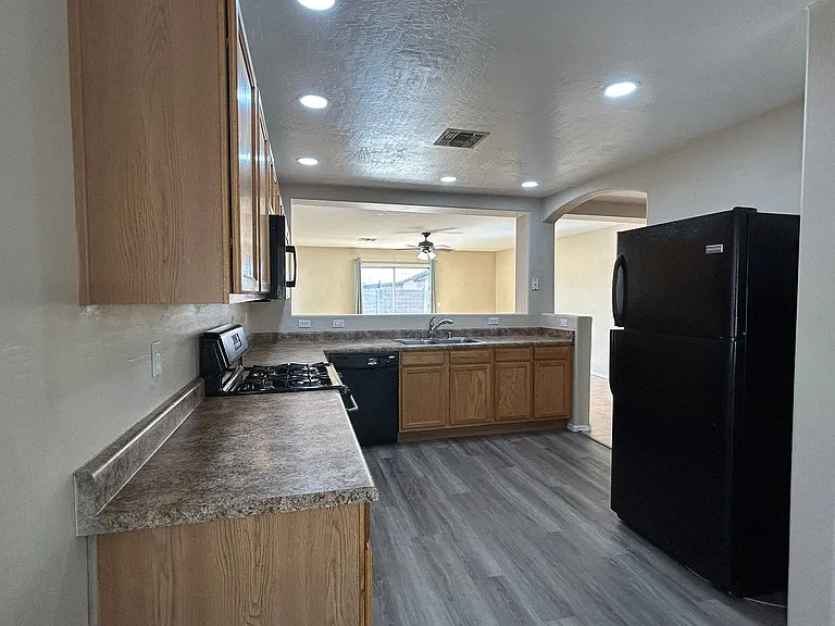 6049 W Wood St — Photo 4