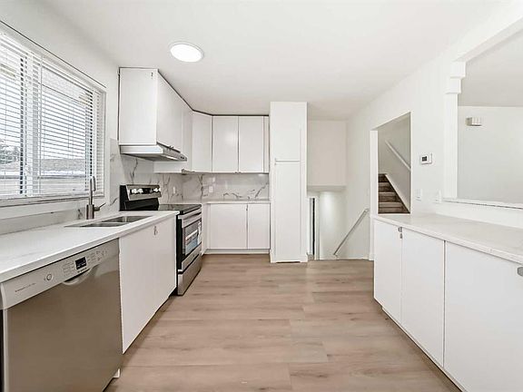 5th image of 532 W Rundleridge Dr NE