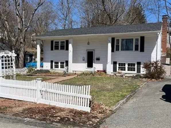 48 Cambridge St, Ayer, MA 01432