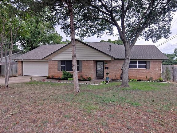 3rd image of 613 Mesa Dr