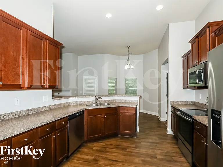 1000 Yorkshire Dr — Photo 7
