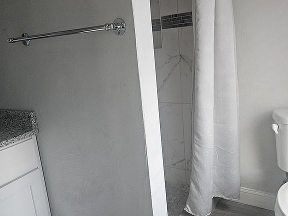 4th image of 217 W 30th St #2A