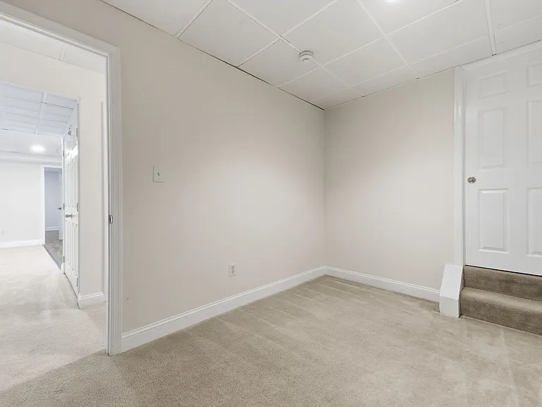 17545 Hardy Rd — Photo 9