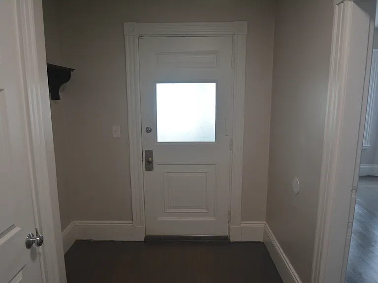 31 Claybourne St #1 — Photo 49