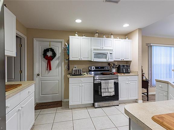 3rd image of 1034 Arbordale ST