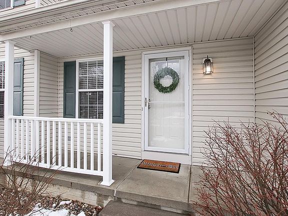 2nd image of 978 Norwegian Wood Dr