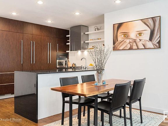 4th image of 133 W 22nd St APT 9B