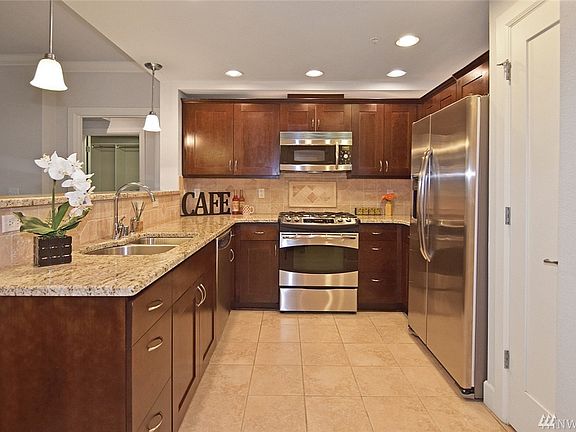4th image of 15408 Main St Unit 303