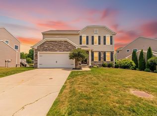 419 Ridgewood Dr S, Ortonville, MI 48462