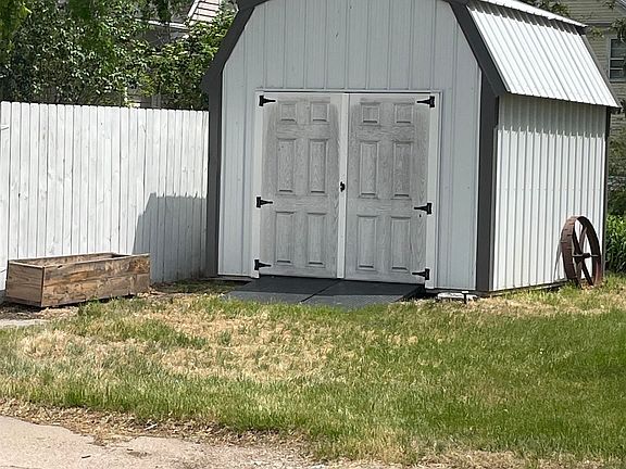 3rd image of 307 S Morgan Ave