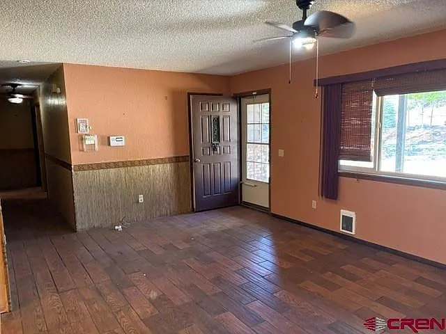 3 bed, 1300 sqft, $1,800 — Photo 3
