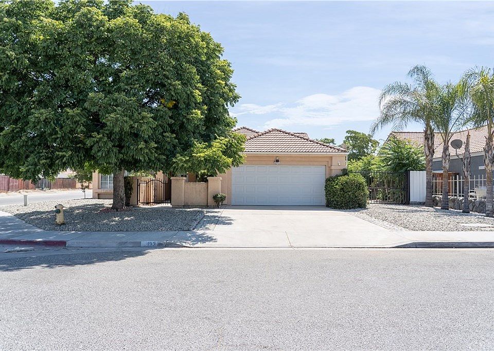 1st image of 193 Mistletoe Ave
