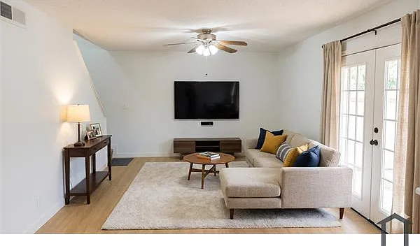 6834 Neston Dr — Photo 4