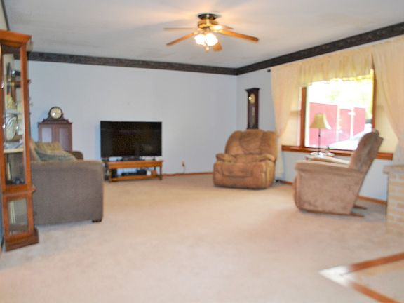 4th image of 818 N Western Hills Dr
