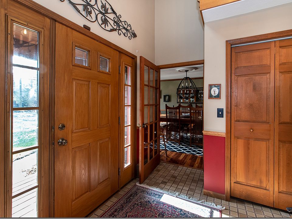 2nd image of 400 W College St