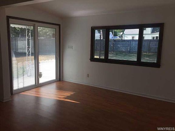 4th image of 132 Cloverside Ct