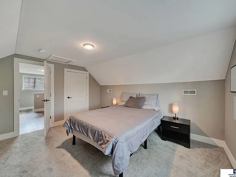 1836 H St #2 — Photo 11