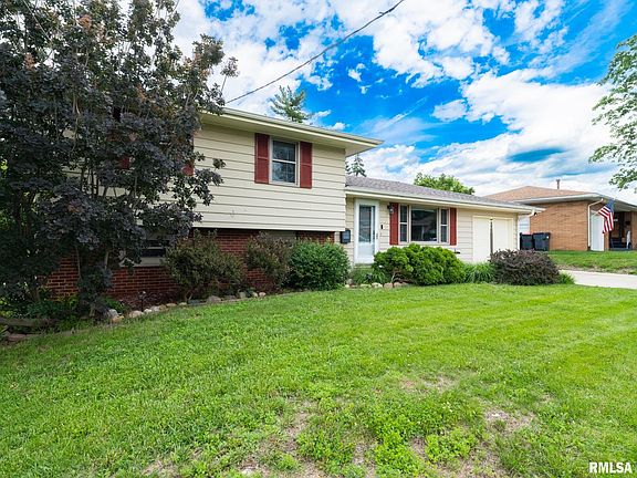 2nd image of 2217 Crestview Dr