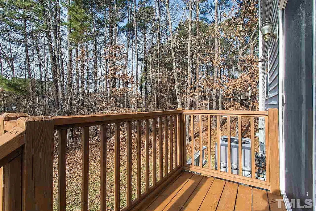 3 bed, 2.5 bath, 1400 sqft, $1,590 — Photo 4