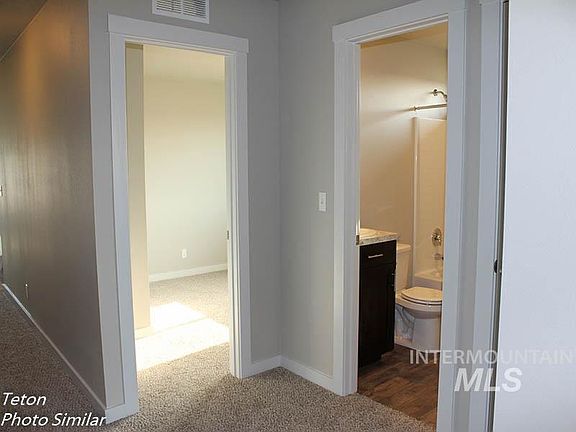 3rd image of 4015 Queen Ann Dr
