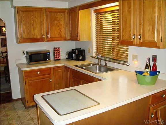5th image of 3 Taverly Dr