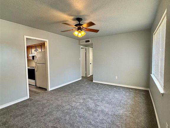 4th image of 3409 SW Crestview Dr