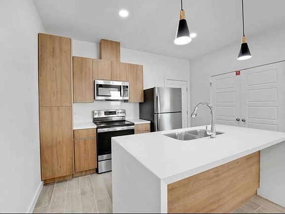 2nd image of 1402 W Platinum Dr #3