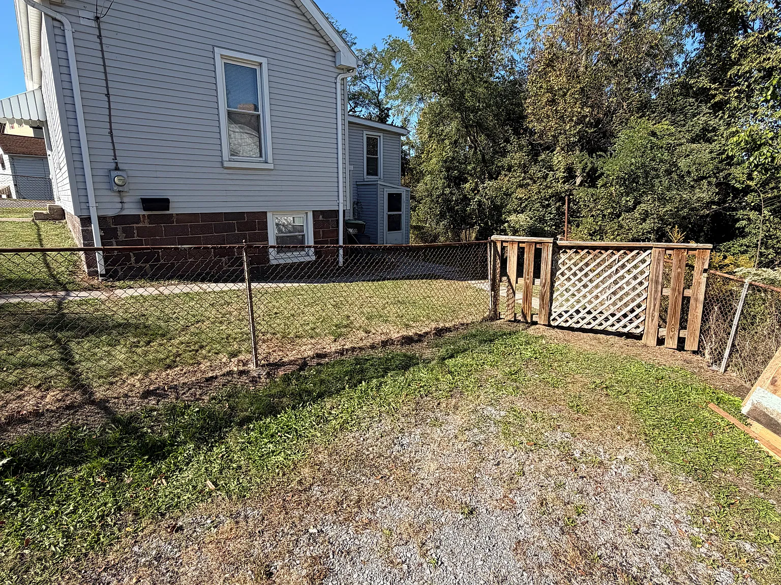 3 bed, 1200 sqft, $1,500 — Photo 4