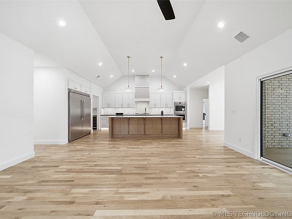5th image of 2405 E 26th St