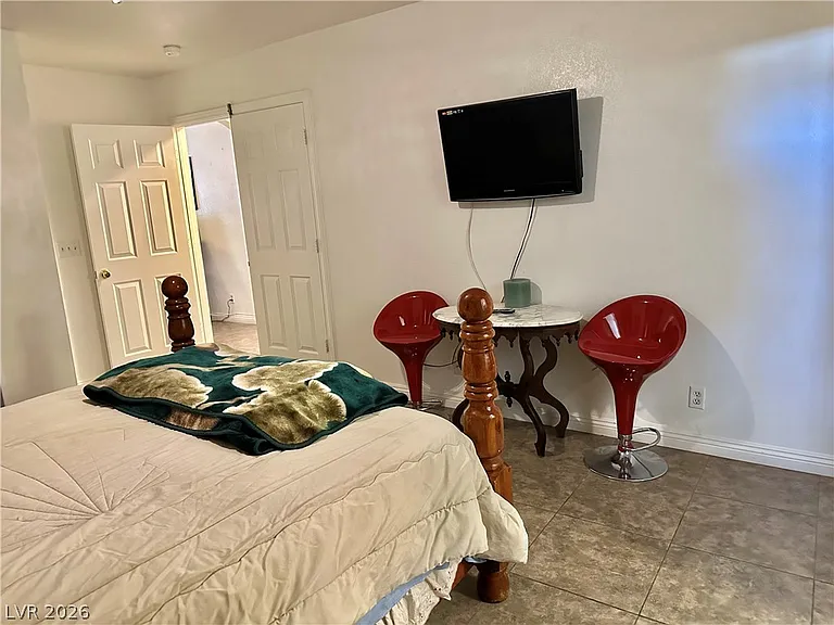 4317 W Oakey Blvd — Photo 16