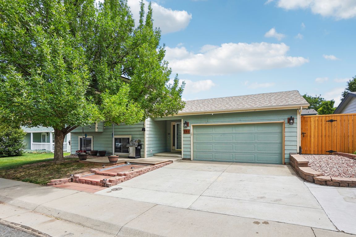 Sundance Pkwy-S2207-001.jpg