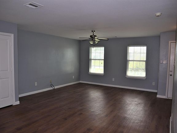 3rd image of 2616 Tarpon Dr