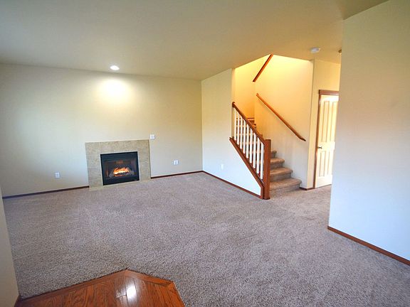 2nd image of 1010 Grant Pl