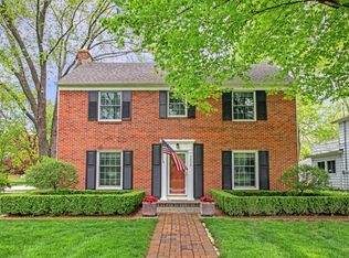 7236 N Crossway Rd, Fox Pt, WI 53217