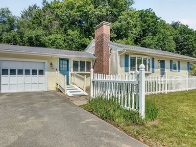 31 Shaker Rd, Westfield, MA, 01085