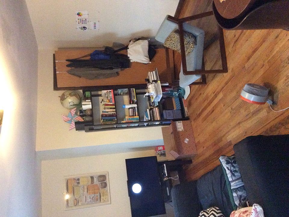 2nd image of 132 18th St