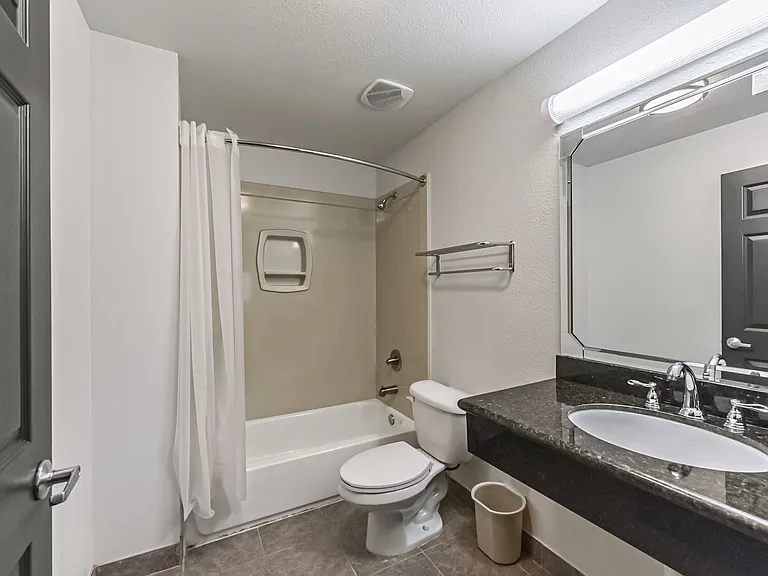 1025 Swanson St — Photo 43
