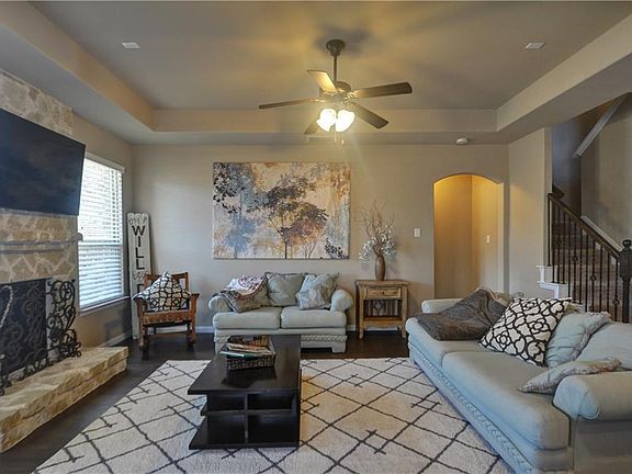 2nd image of 2681 Costa Mesa Dr